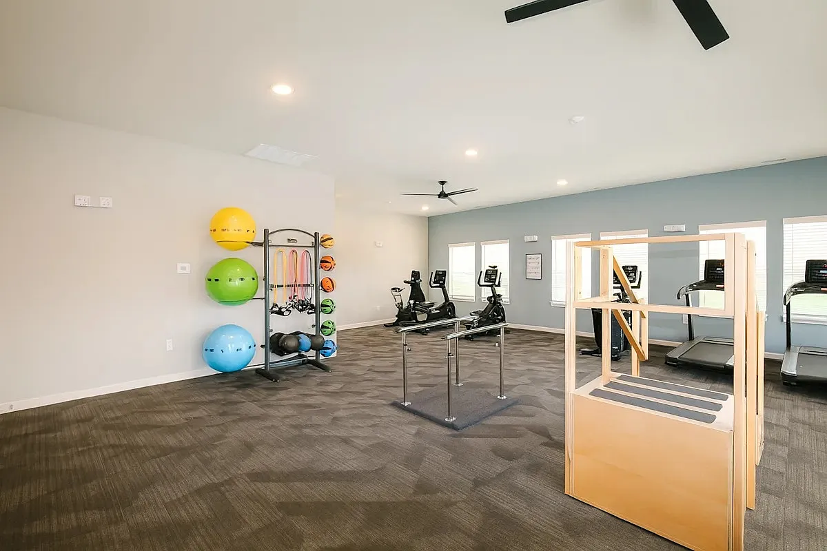 Sunspring Apartments — Photo 4