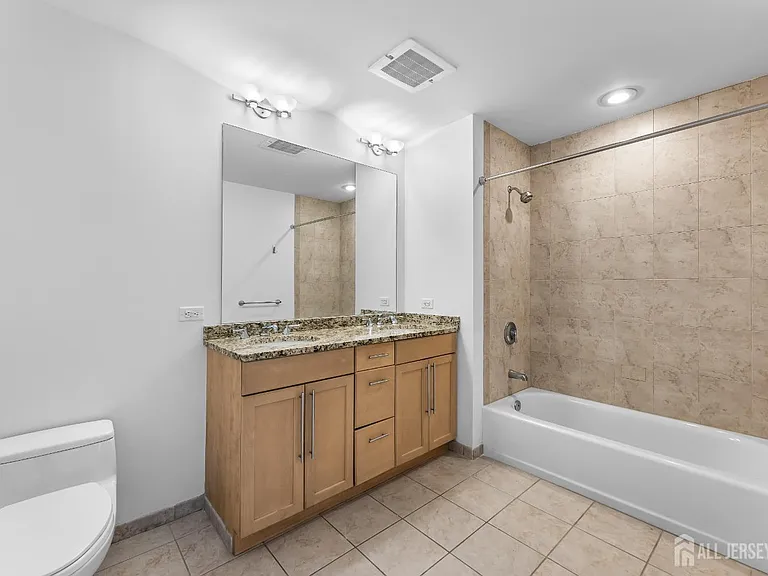 20 Livingston Ave — Photo 28