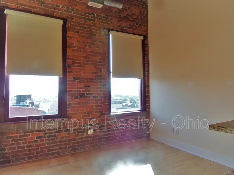 150 E Main St #611 — Photo 8