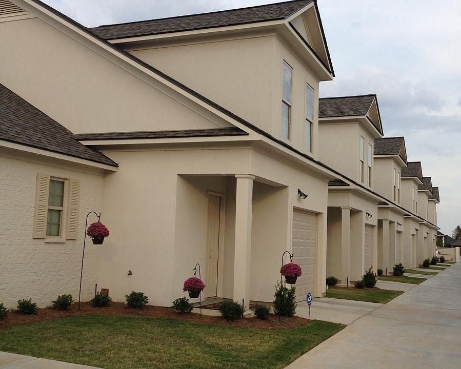 2 Bedroom, 2 1/2 bath plus bonus room