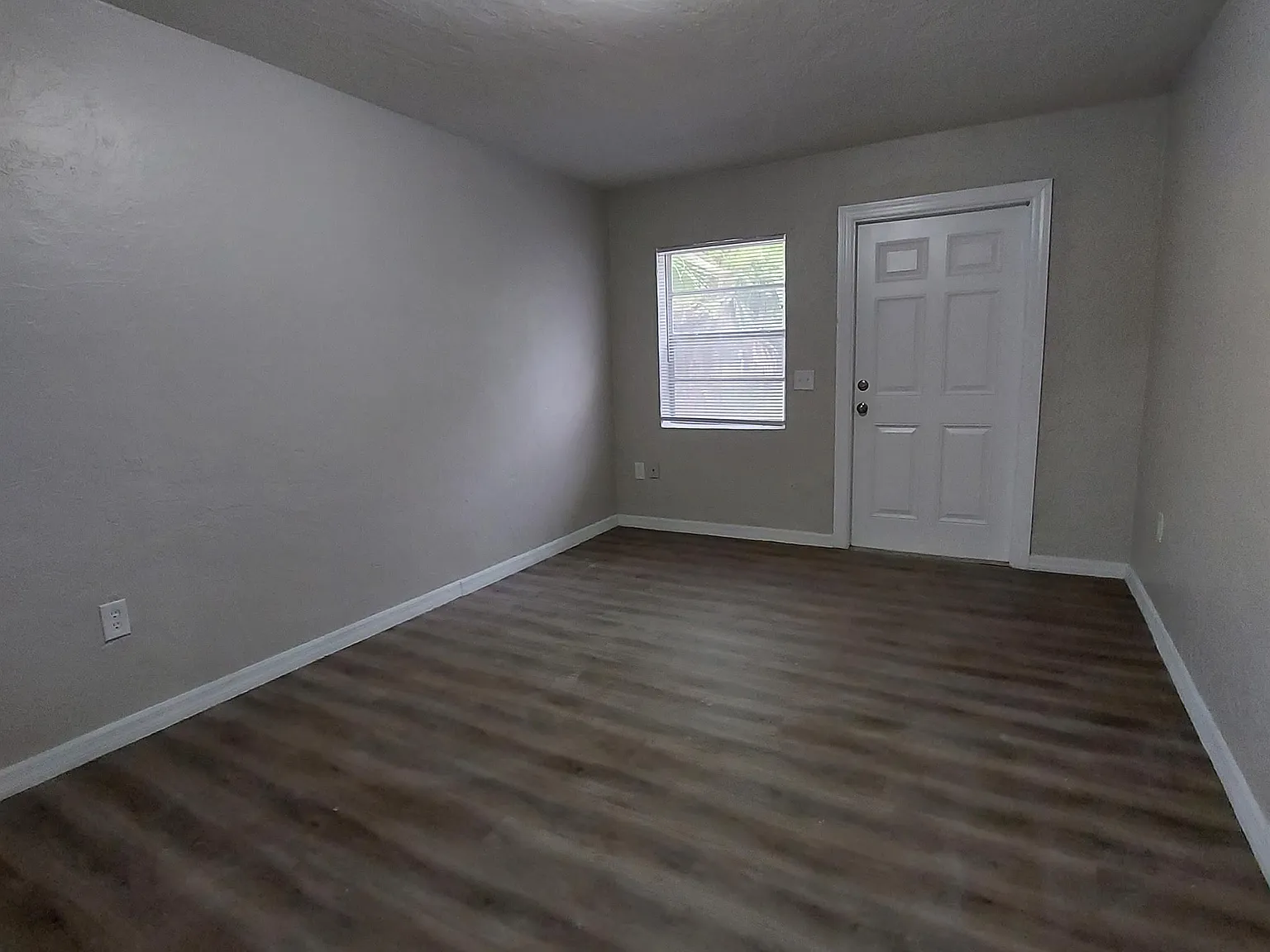 1815/1817 Lillie Street - 1815 — Photo 2