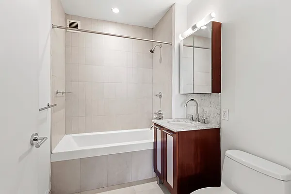 Rented by R New York | media 7