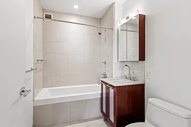 Rented by R New York