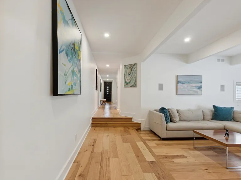 372 W Brown St #3 — Photo 6