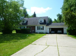4200 Round Lake Rd, Laingsburg, MI 48848