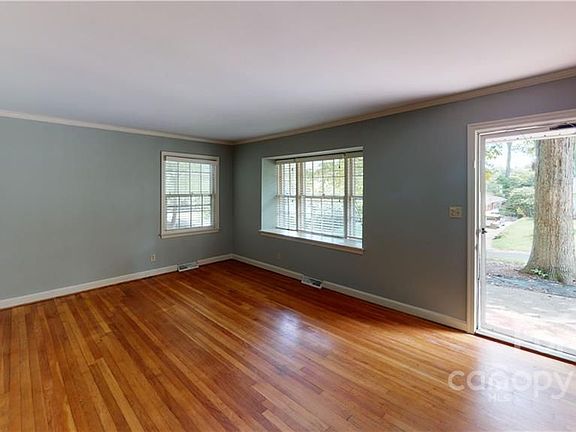 4th image of 3630 Moultrie St