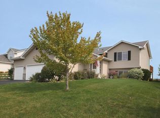 608 12th Ave NE, Lonsdale, MN 55046