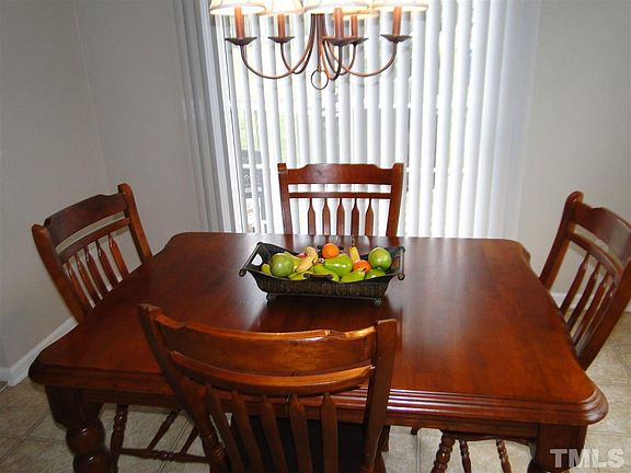 5th image of 11 Gwendolyn Cir