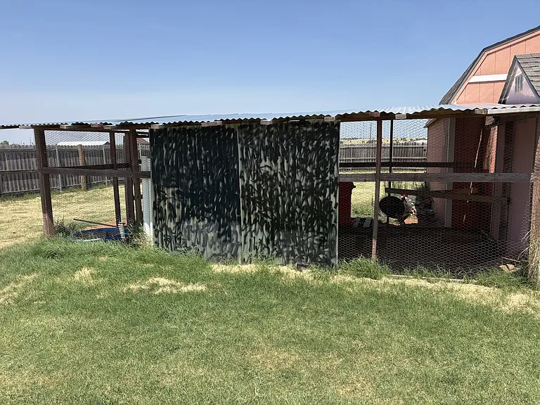 373 NE Sanders Dr — Photo 17