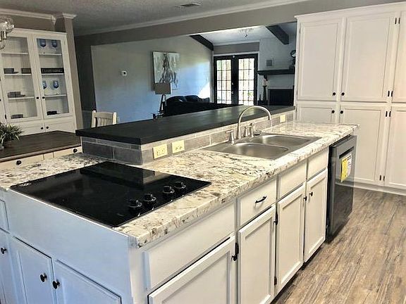 4th image of 1107 Rushwood Dr