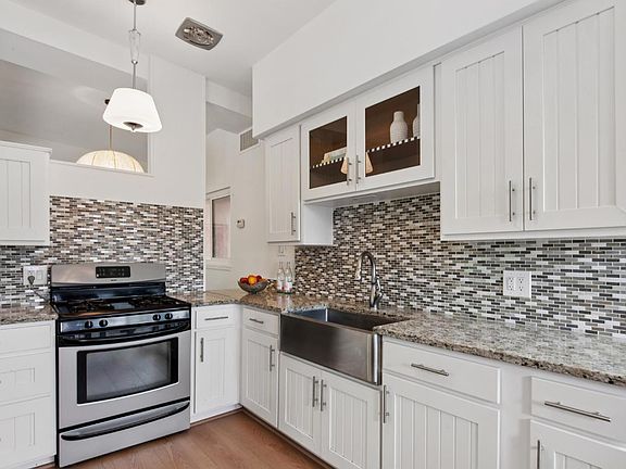 4th image of 854 Rosal Way