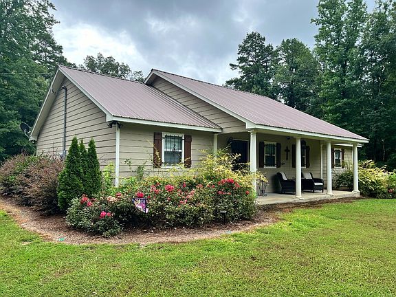 Cozy, Well-Kept, 2BR/2BA Country Home