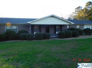 205 Country Club Dr, Gadsden, AL 35901