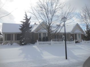 5029 Westbury Farms Dr, Erie, PA 16506