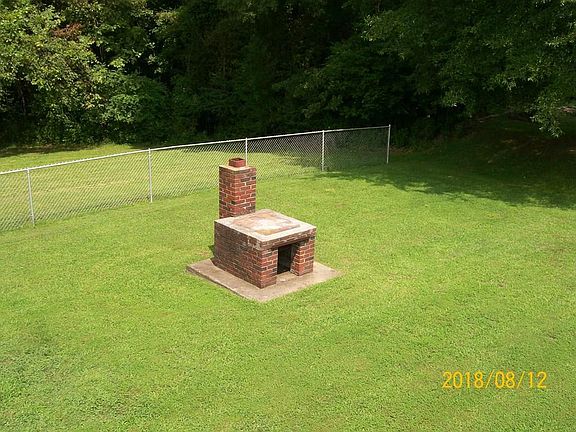 5th image of 150 Pineview Dr