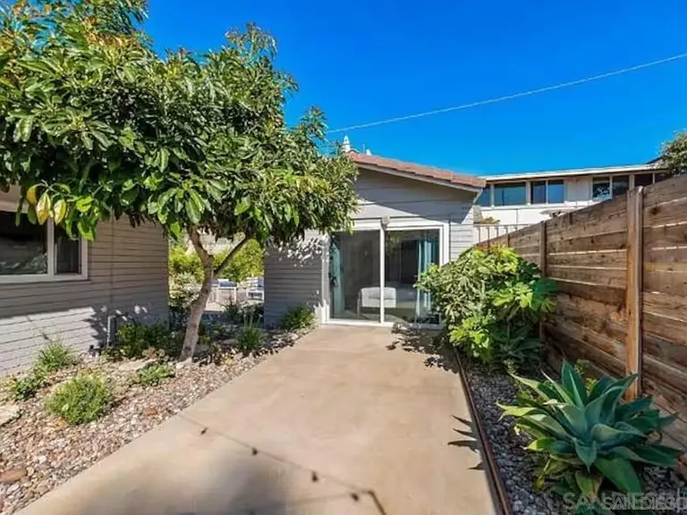8373 El Paseo Grande — Photo 42