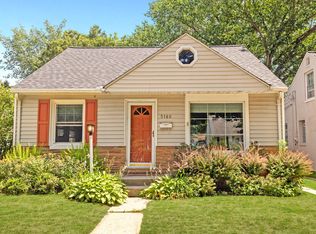 5160 N Bay Ridge Ave, Whitefish Bay, WI 53217