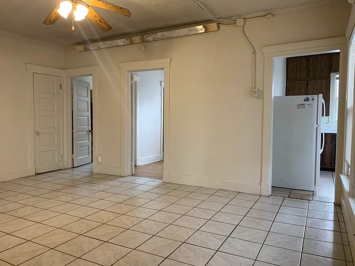 Building Photo - 821 Goodhue Blvd #2