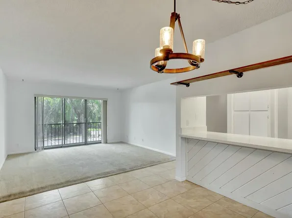 1111 Green Pine Boulevard #E2, West Palm Beach, FL 33409