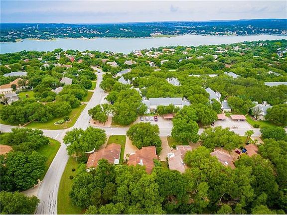 2nd image of 104 Acapulco Dr