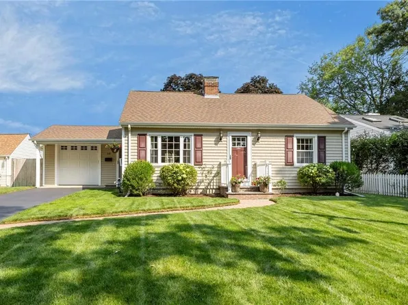 10 Willington Rd, Pawtucket, RI 02861