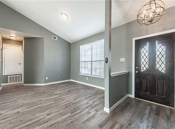 5th image of 2022 E Branch Hollow Dr