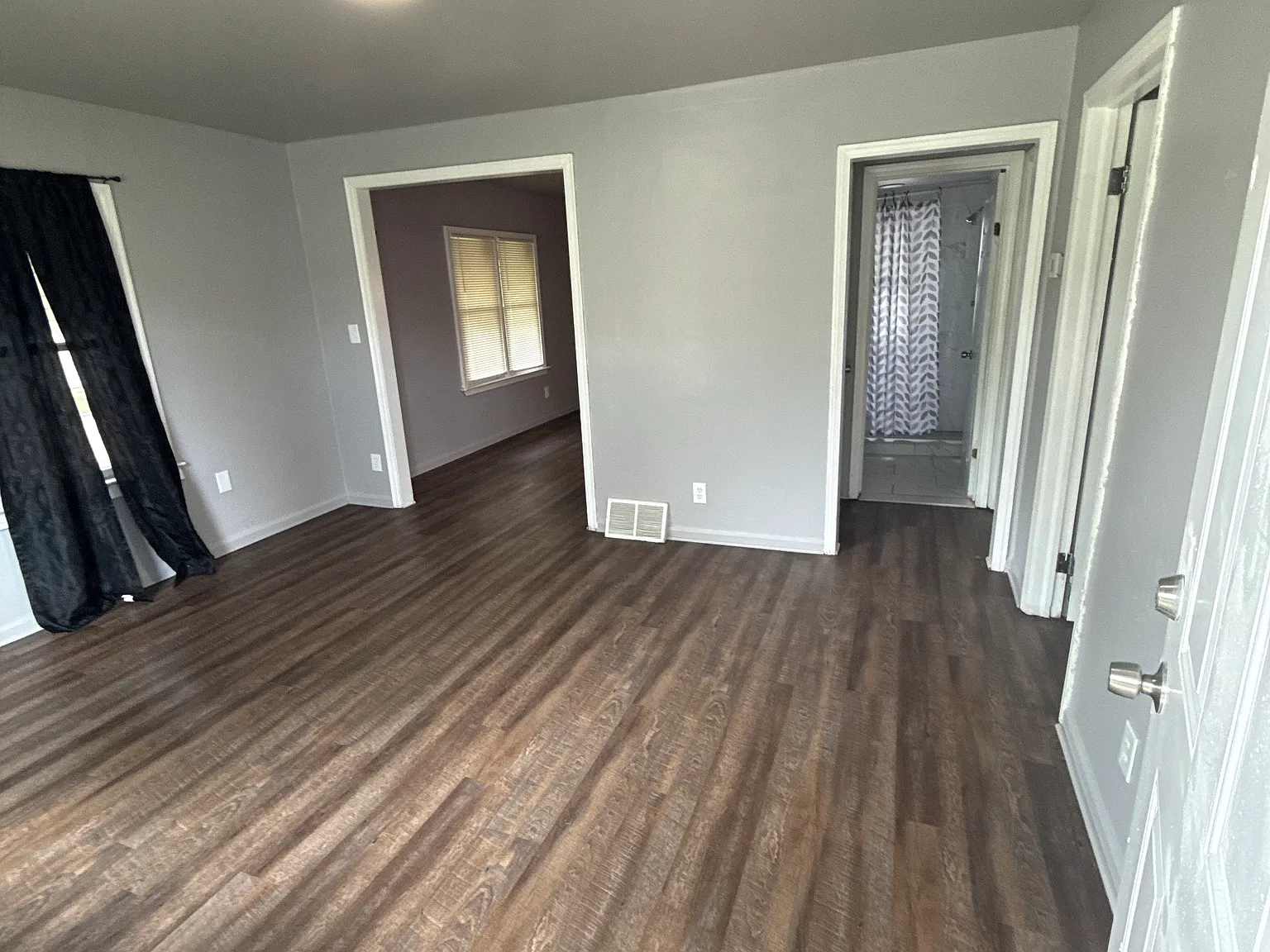 2 bed, 648 sqft, $1,200 — Photo 2