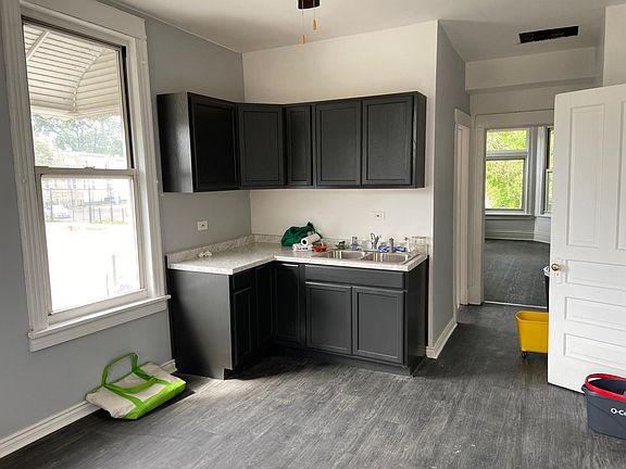 5th image of 3837 N Saint Louis Ave #2