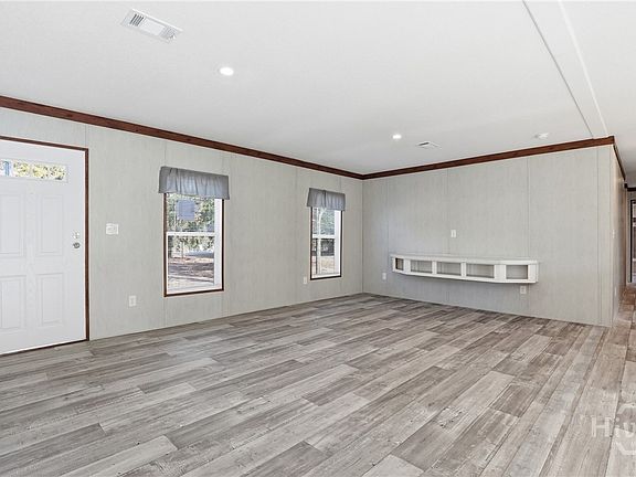 3rd image of 213 Ridge Road