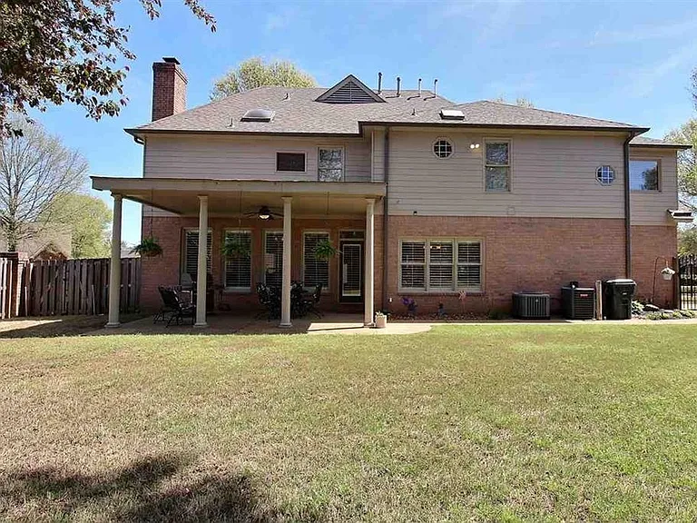 2345 Linkenholt Dr — Photo 21