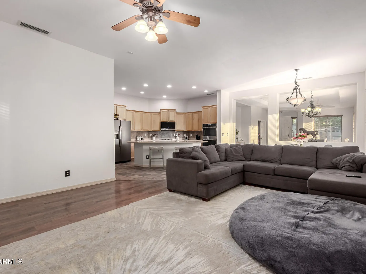 4 bed, 2.0 bath, 2423 sqft, $3,500 — Photo 4