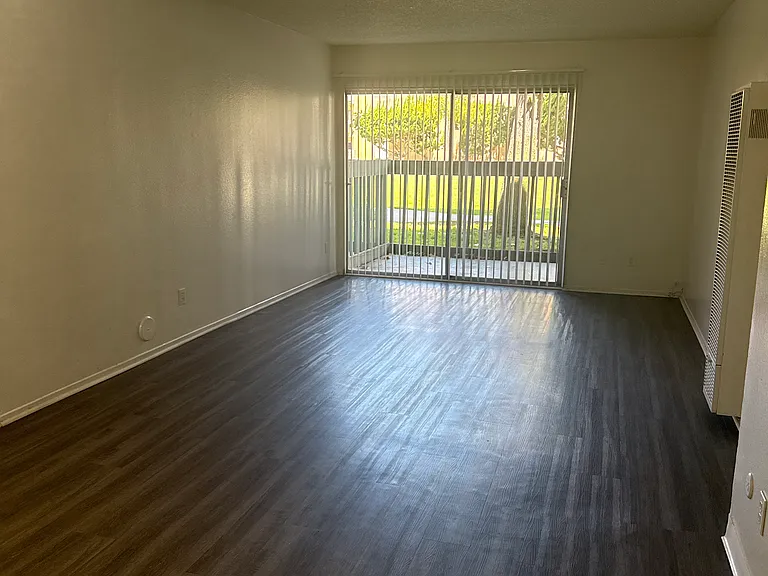Cerise Apartments — Photo 16