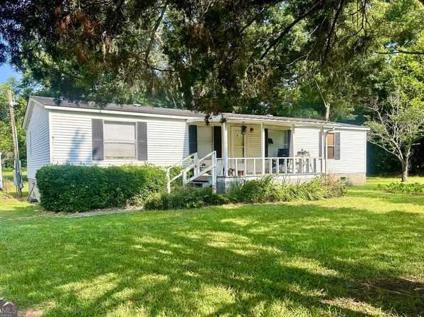 390 Peach Rd, Byron, GA 31008