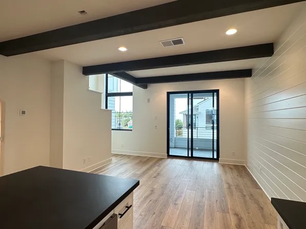 (undisclosed Address), Encinitas, CA 92024