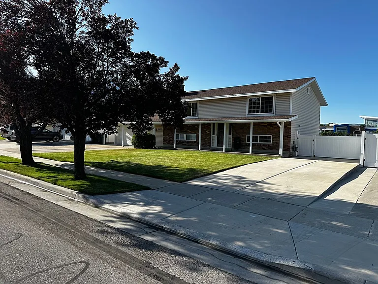 1102 E Sleepy Hollow Ln — Photo 30