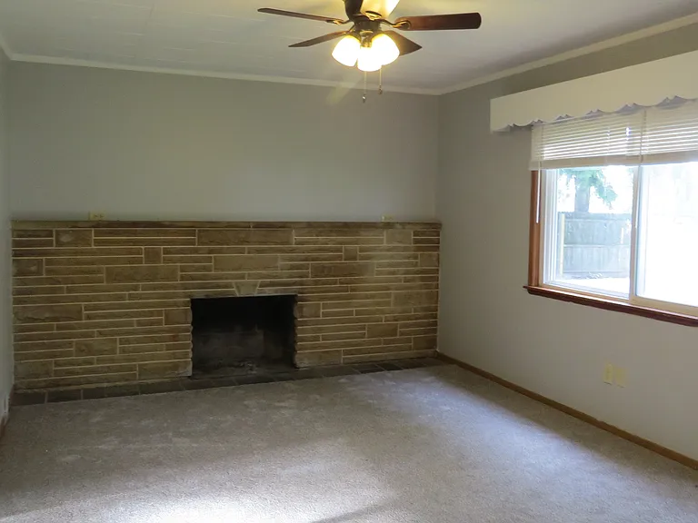 8190 Leavitt Rd — Photo 23
