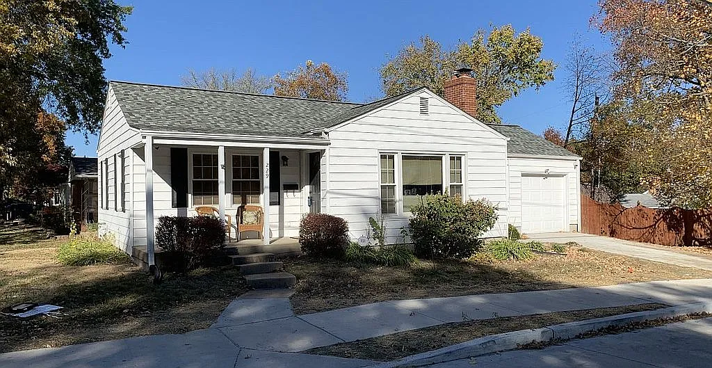 229 Quan Ave photo 1