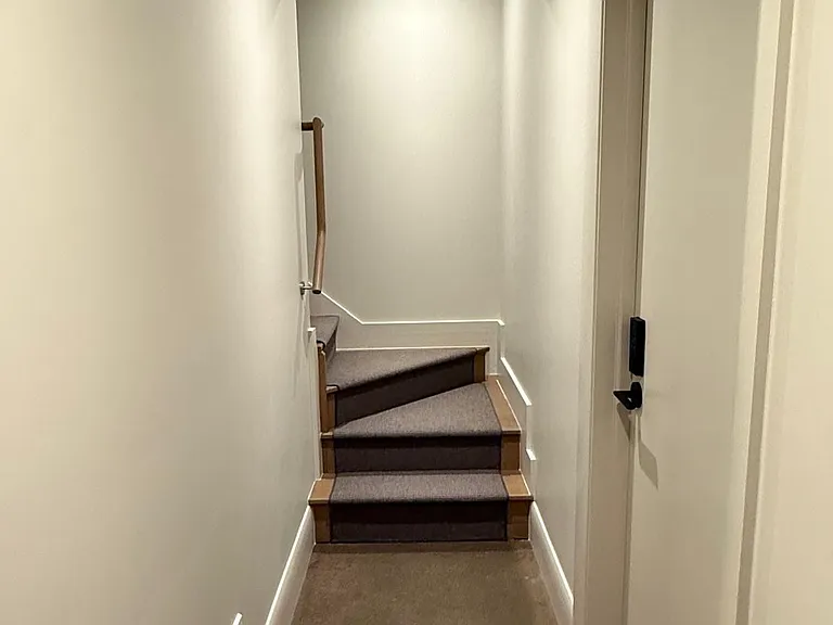 328 Palmerston Blvd #LOWER — Photo 12