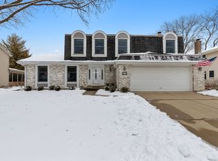 810 Hayes Ave, Libertyville, IL