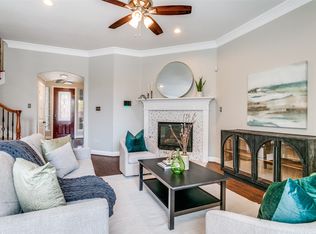 2204 Grizzly Run Ln, Euless, TX 76039