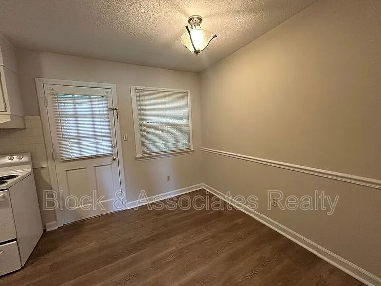 522 S Cherry St — Photo 4