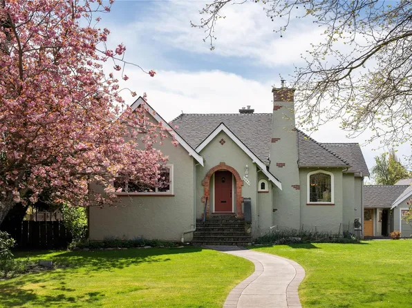 1541 Despard Ave, Victoria, BC V8S 1T2