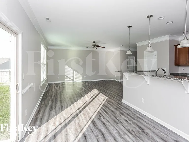 1013 Alder Ridge Ln — Photo 6