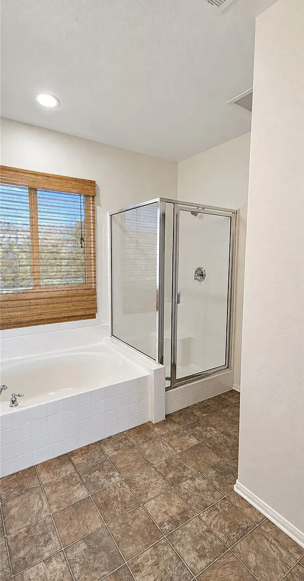 4 bed, 2172 sqft, $3,450 — Photo 4