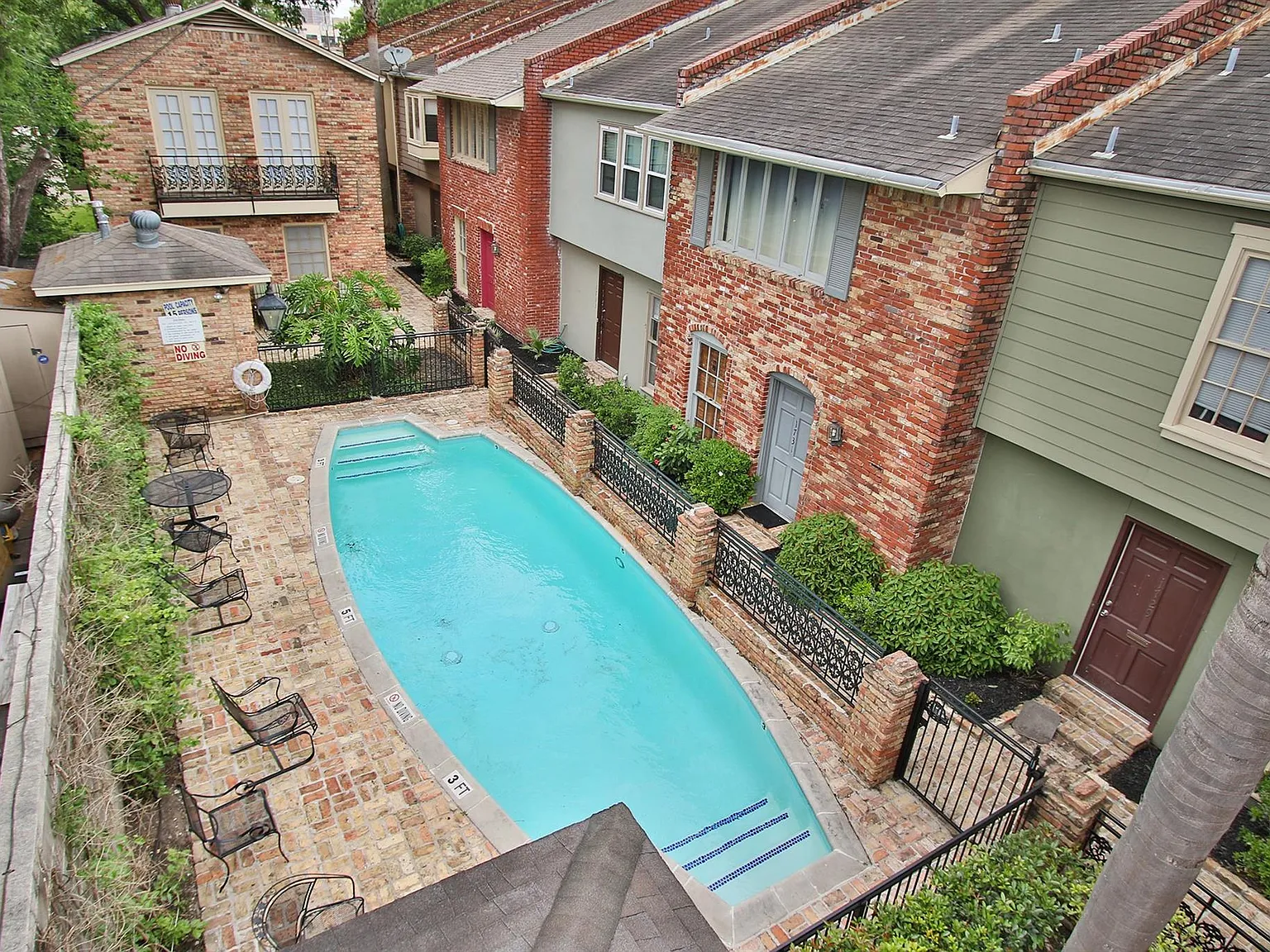 2 bed, 2.5 bath, 1300 sqft, $1,795 — Photo 4