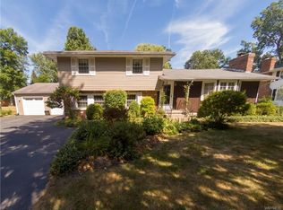 4535 Christian Dr, Clarence, NY 14031