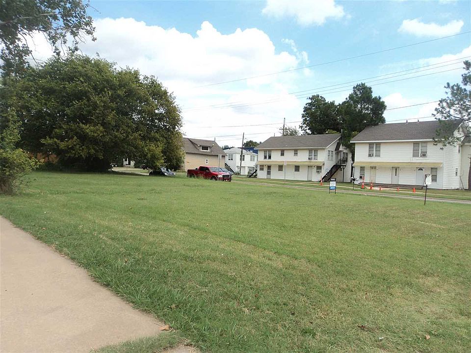 2nd image of 701 W Gore Blvd