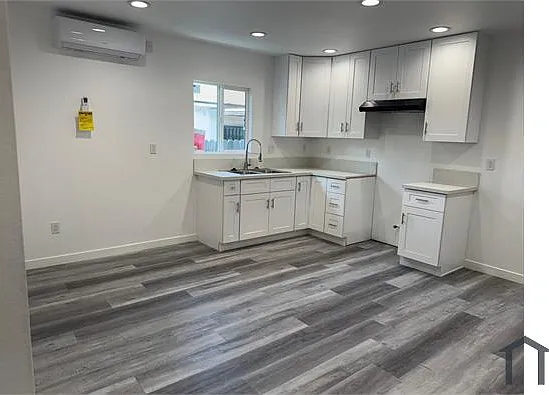 406 E 105th St #406 — Photo 2