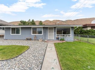 246 Warren Ave W, Pateros, WA