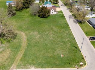 890 Jackson St, Platteville, WI 53818